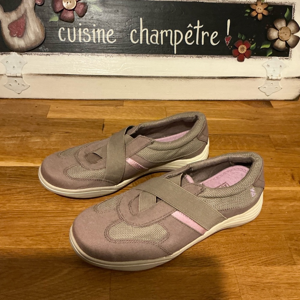 Grasshoppers Women's Sneakers - Taupe and Pink
